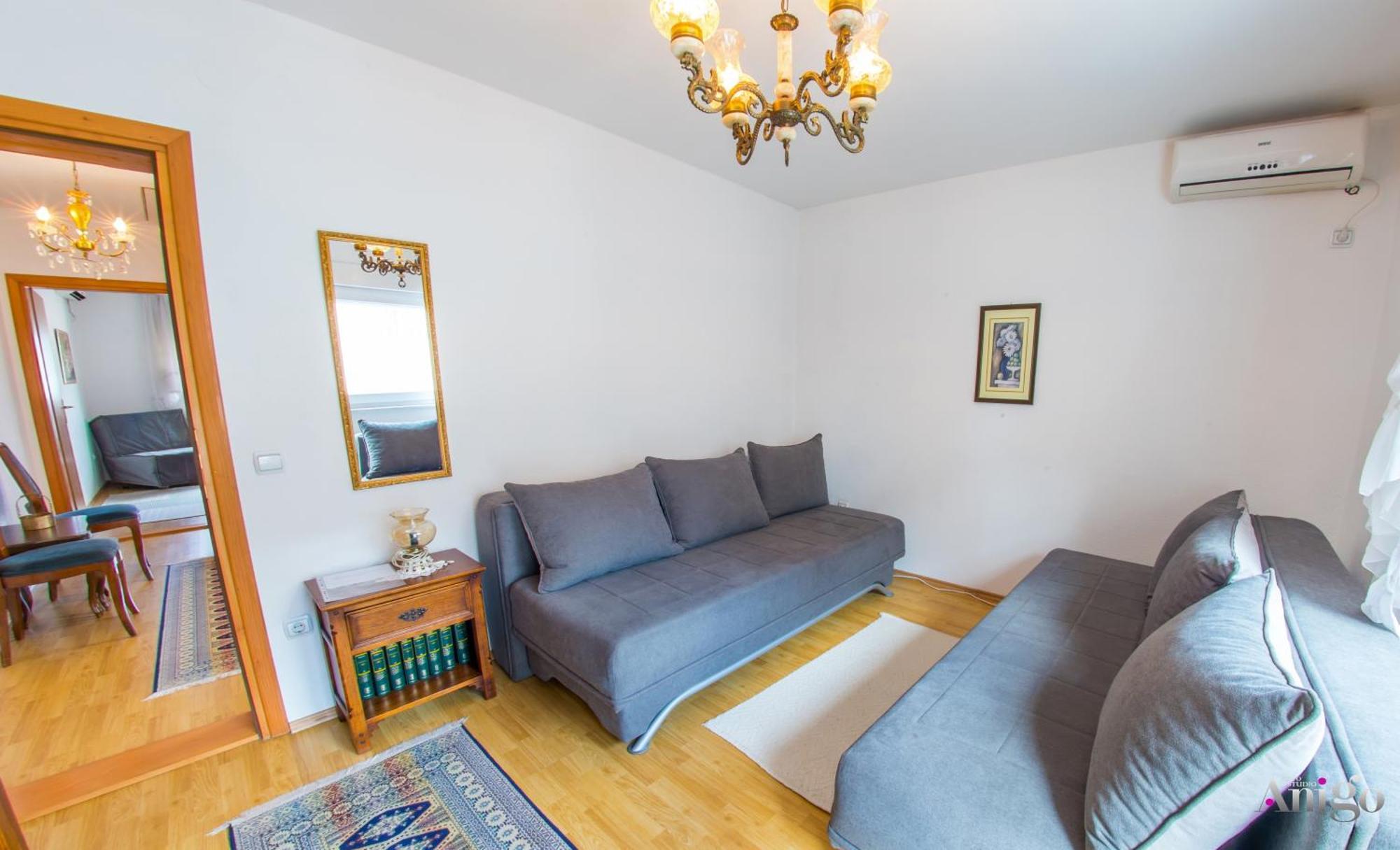 Apartment Ado *
